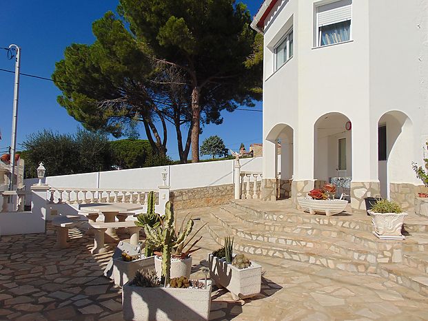 Gran casa individual en el sector del Puig Sec de L'Escala de una superficie de 206m2 (153 m2 habitable)