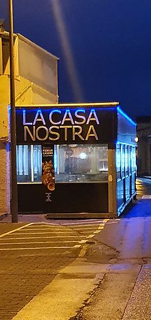 Restaurant fully equipped with an area of ​​127 msq and an apartment of 127m2.