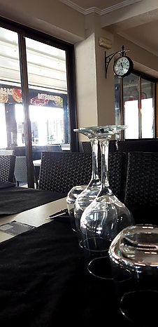Restaurant fully equipped with an area of ​​127 msq and an apartment of 127m2.