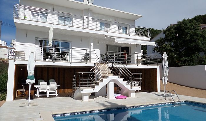 Gran casa de 476 m2 a la zona del Puig Sec en venda a L'Escala