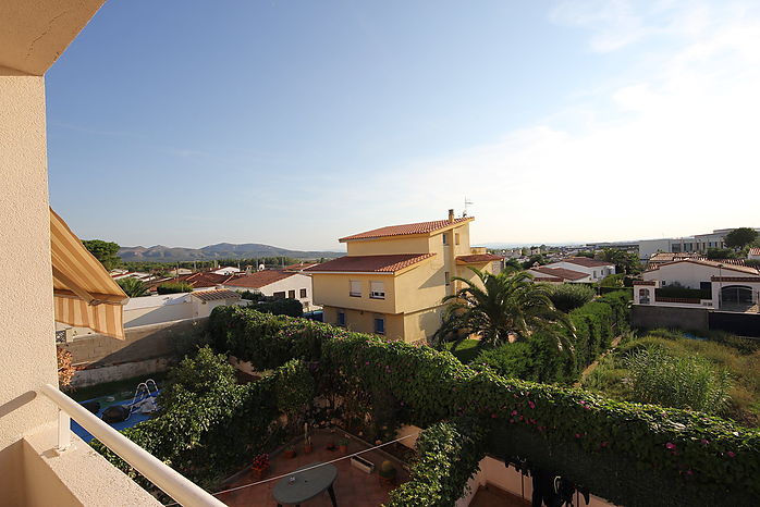 Casa adossada en venda en L'Escala