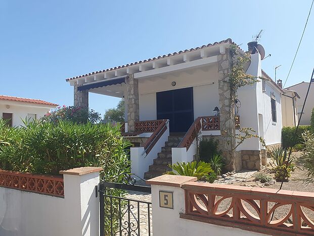 Pleasant house for sale in l'Escala of 108 m2 built