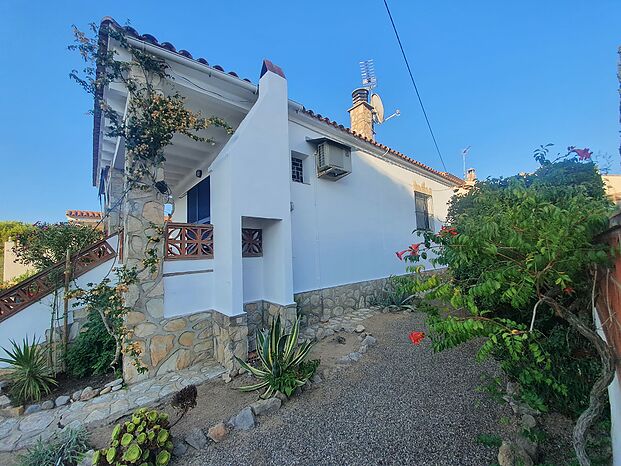 Pleasant house for sale in l'Escala of 108 m2 built