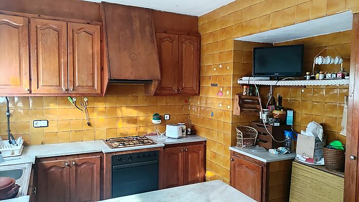 Large single-storey house of 234 m2 on a plot of 643 m2