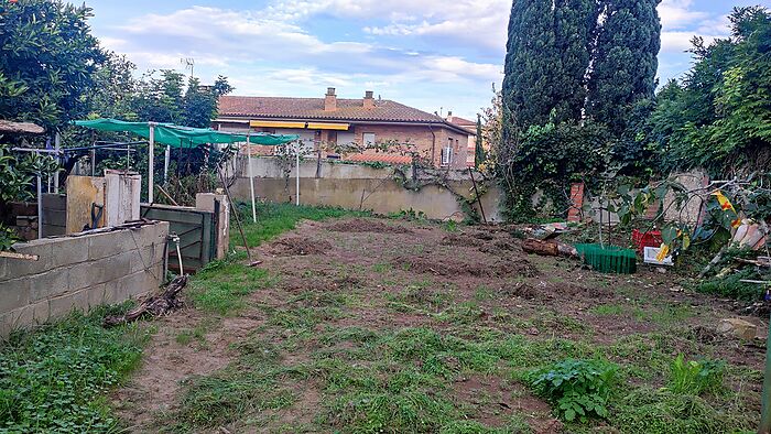 Large single-storey house of 234 m2 on a plot of 643 m2