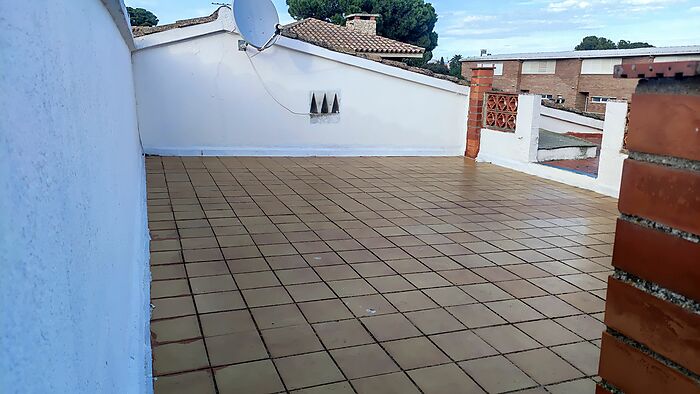 Large single-storey house of 234 m2 on a plot of 643 m2
