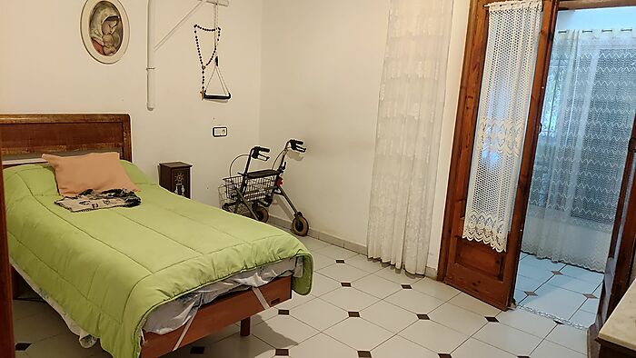Large single-storey house of 234 m2 on a plot of 643 m2