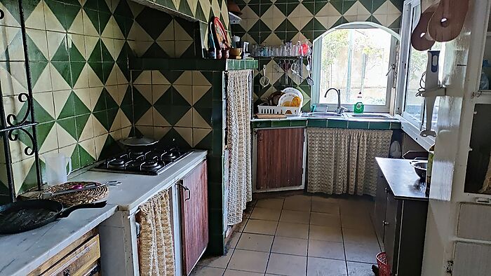 Large single-storey house of 234 m2 on a plot of 643 m2