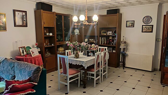 Large single-storey house of 234 m2 on a plot of 643 m2