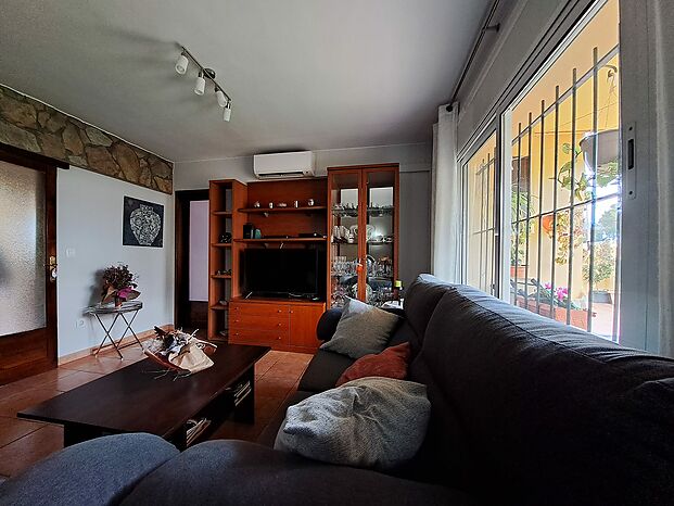 Pleasant semi-detached house of 119m2 for sale in l'Escala