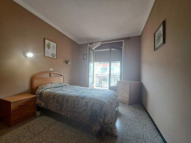 Pleasant semi-detached house of 119m2 for sale in l'Escala