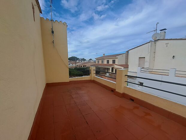 Pleasant semi-detached house of 119m2 for sale in l'Escala