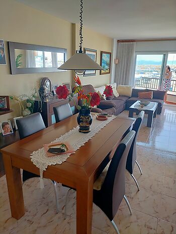 Fantastico apartamento de 119m2 con vistas directa ala puerto deportivo