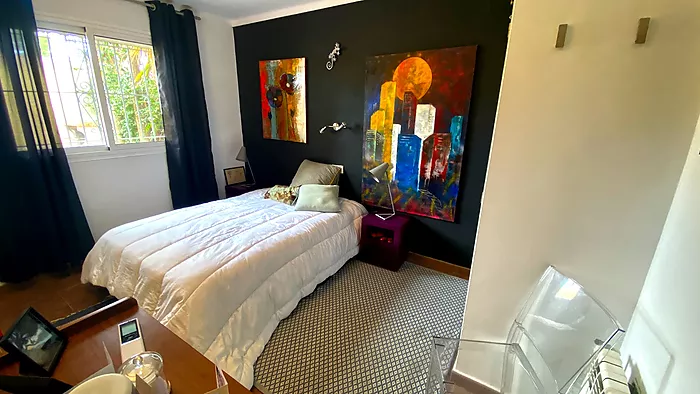 Casa con piscina privada a 300 m de la Playa de Riells con licencia turística.