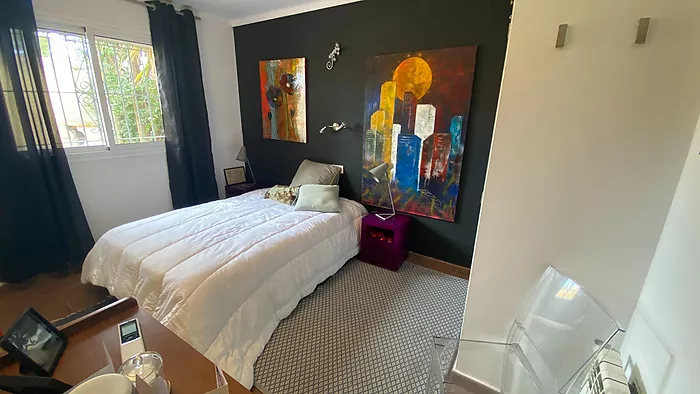 Casa con piscina privada a 300 m de la Playa de Riells con licencia turística.