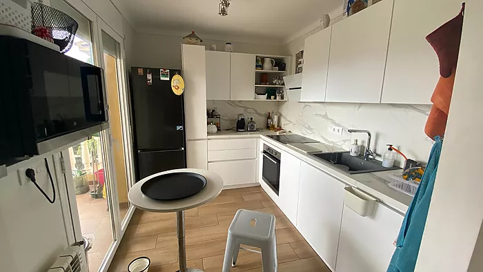 Casa con piscina privada a 300 m de la Playa de Riells con licencia turística.