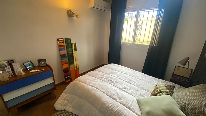 Casa con piscina privada a 300 m de la Playa de Riells con licencia turística.