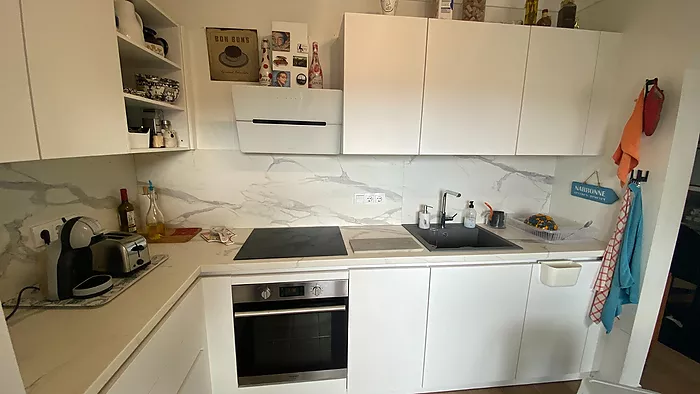 Casa con piscina privada a 300 m de la Playa de Riells con licencia turística.