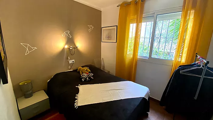 Casa con piscina privada a 300 m de la Playa de Riells con licencia turística.