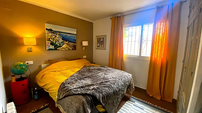 Casa con piscina privada a 300 m de la Playa de Riells con licencia turística.