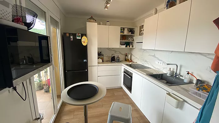 Casa con piscina privada a 300 m de la Playa de Riells con licencia turística.