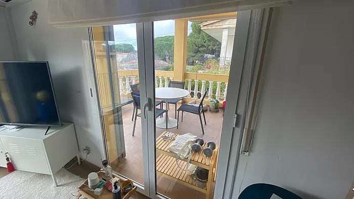 Casa con piscina privada a 300 m de la Playa de Riells con licencia turística.