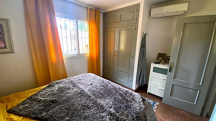 Casa con piscina privada a 300 m de la Playa de Riells con licencia turística.