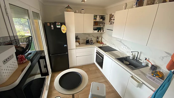 Casa con piscina privada a 300 m de la Playa de Riells con licencia turística.