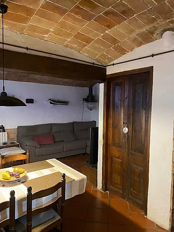 Casa en el casc antic en venda en L'Escala de 179m2, a 100 metros de la playa.