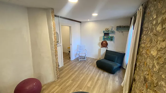 Casa en el casc antic en venda en L'Escala de 179m2, a 100 metros de la playa.