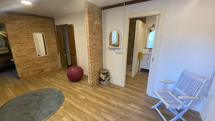 Casa en el casc antic en venda en L'Escala de 179m2, a 100 metros de la playa.