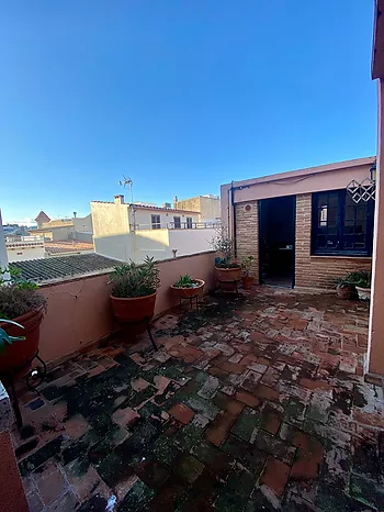 Casa en el casc antic en venda en L'Escala de 179m2, a 100 metros de la playa.