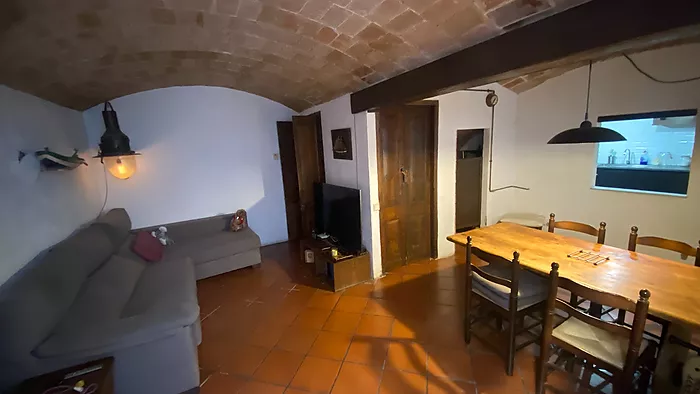 Casa en el casc antic en venda en L'Escala de 179m2, a 100 metros de la playa.