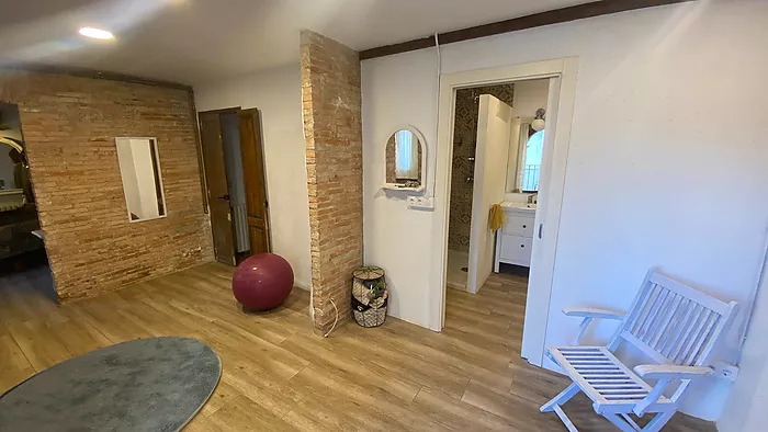 Casa en el casc antic en venda en L'Escala de 179m2, a 100 metros de la playa.