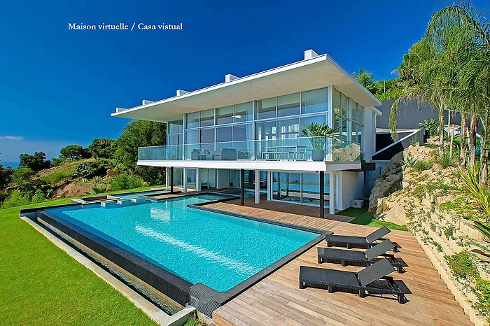 Restaurant fully equipped with an area of ​​127 msq and an apartment of 127m2.
