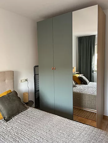 L'Escala – Appartement rénové de 53 m² avec balcon-terrasse, proche des commerces
