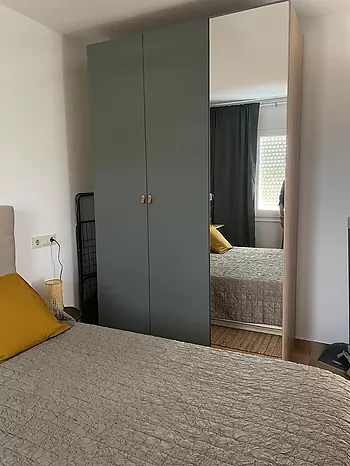 L'Escala – Appartement rénové de 53 m² avec balcon-terrasse, proche des commerces