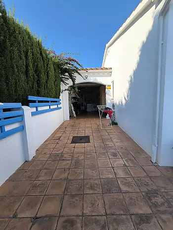 House with heated swimming pool for sale in L’Escala – Riells de Dalt