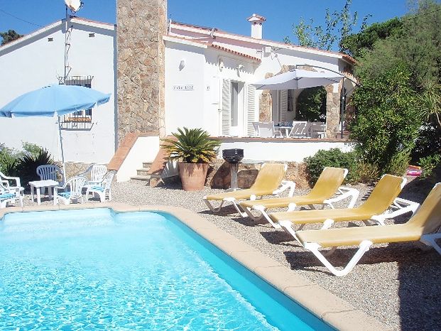 RENTING | Fantastic house with private pool and for 8 persones for rent in L'Escala.