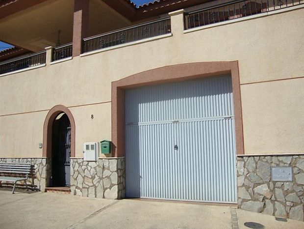 Fantastic house for sale in Fiñana (Almeria) recently built (2007).