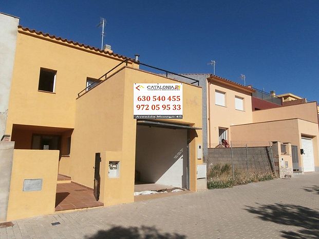 Nueva casa de 177 m2 en venta en Torroella de Montgrí y 6 km de las playas de L'Estartit.
