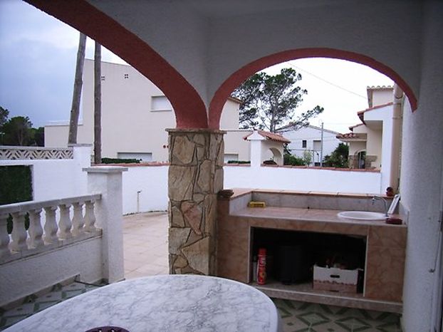 Renting | Pleasant house with private pool, for 8 people for rent in L'Escala.