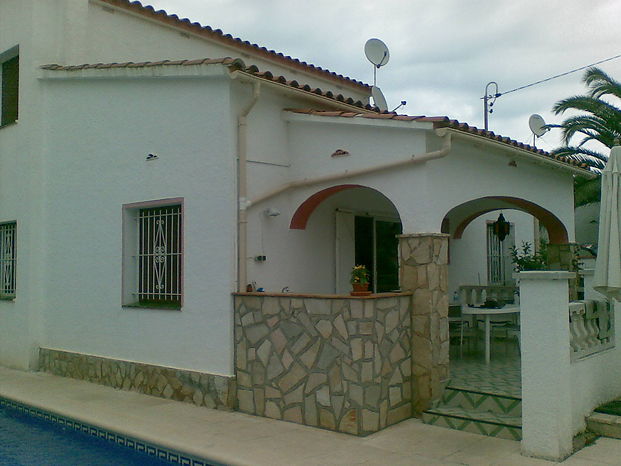 Renting | Pleasant house with private pool, for 8 people for rent in L'Escala.