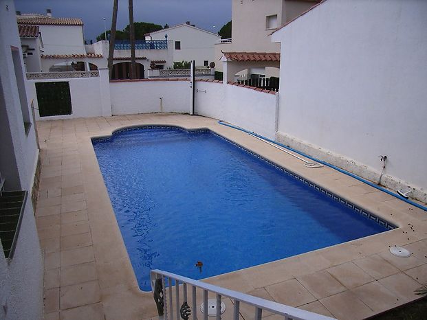 Renting | Pleasant house with private pool, for 8 people for rent in L'Escala.