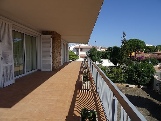 Fantastic villa with an area of more than 600 m2 on a plot of 1615 m2.