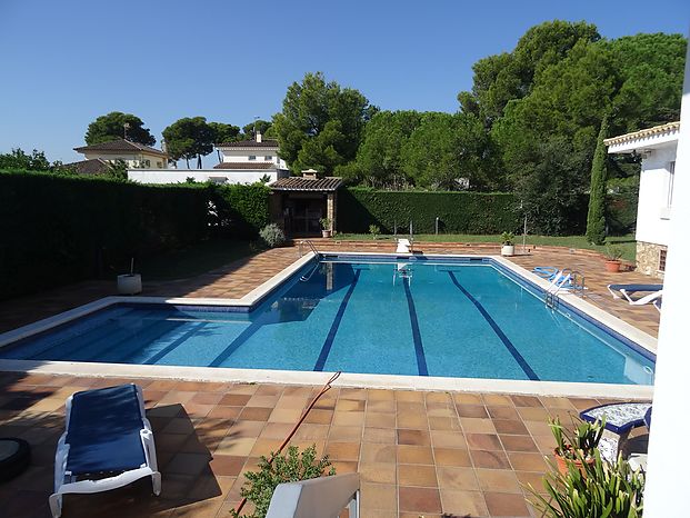 Fantastic villa with an area of more than 600 m2 on a plot of 1615 m2.