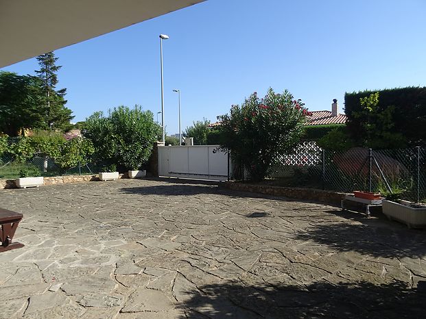 Fantastic villa with an area of more than 600 m2 on a plot of 1615 m2.