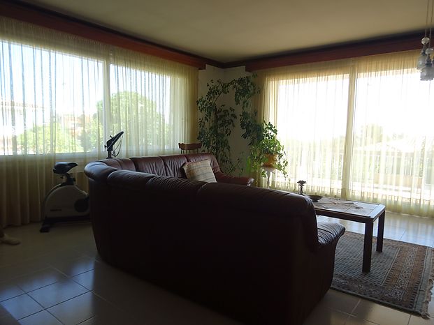 Fantastic villa with an area of more than 600 m2 on a plot of 1615 m2.