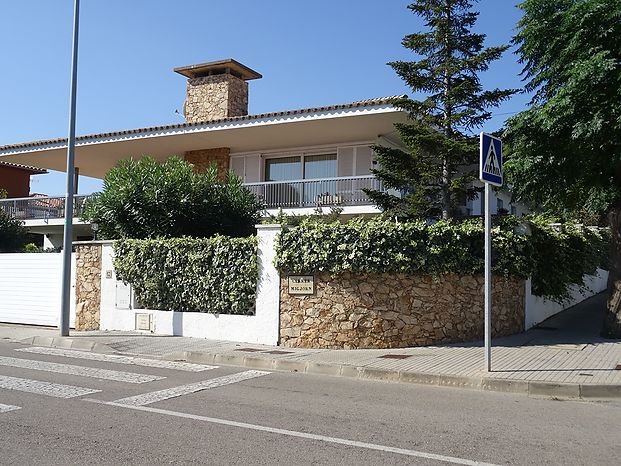 Fantastic villa with an area of more than 600 m2 on a plot of 1615 m2.